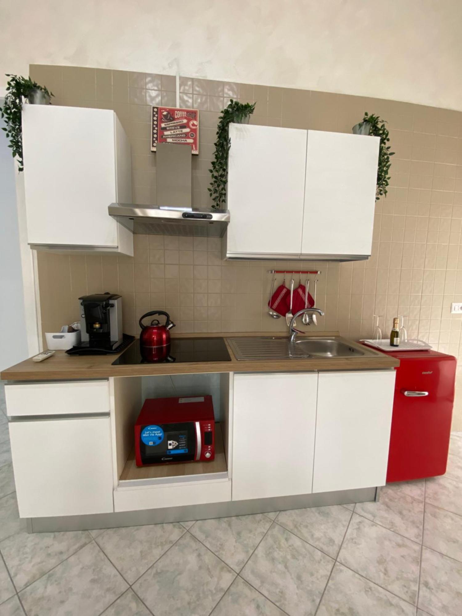 Ellebi Home نابولي المظهر الخارجي الصورة