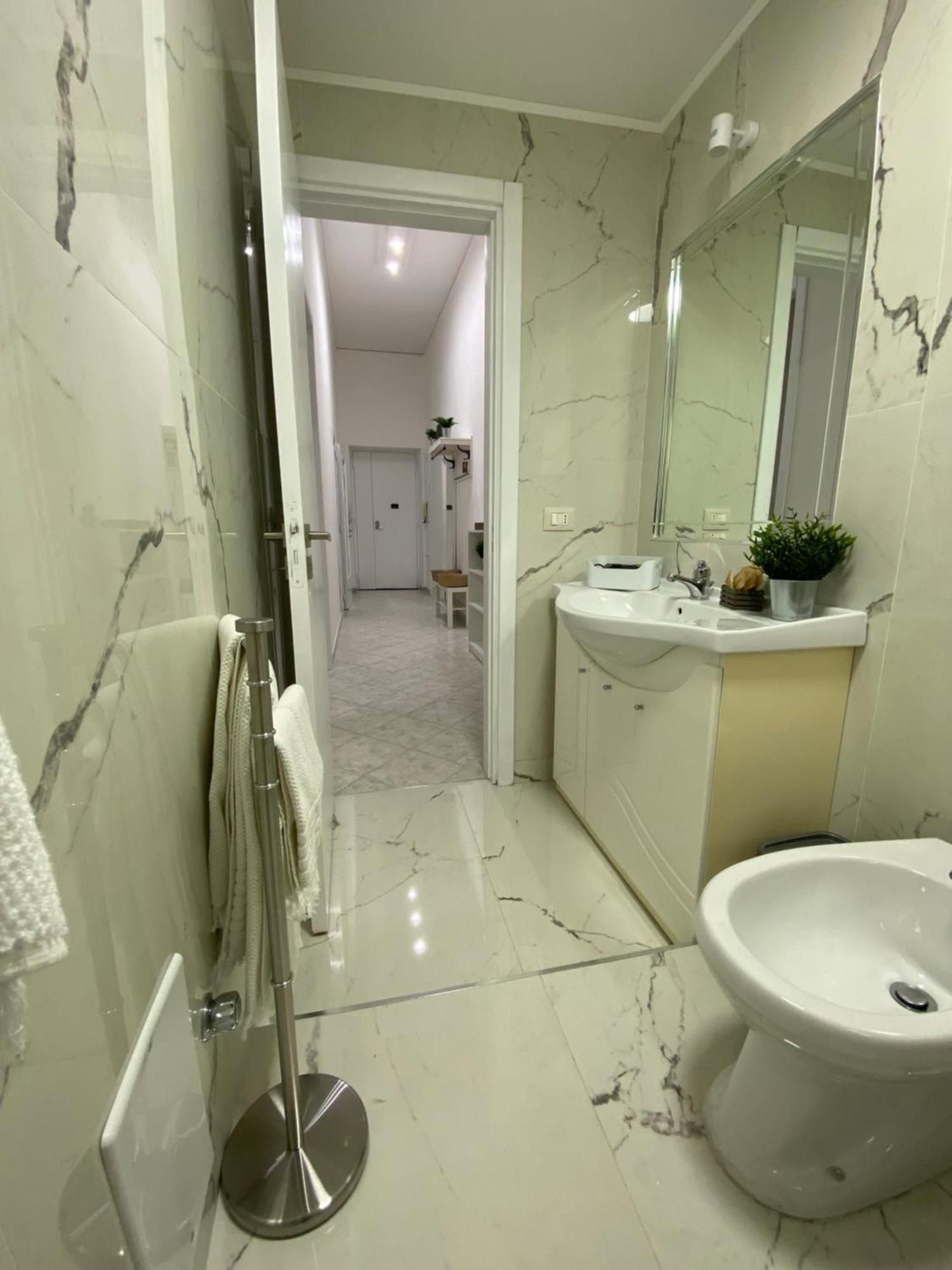 Ellebi Home نابولي المظهر الخارجي الصورة