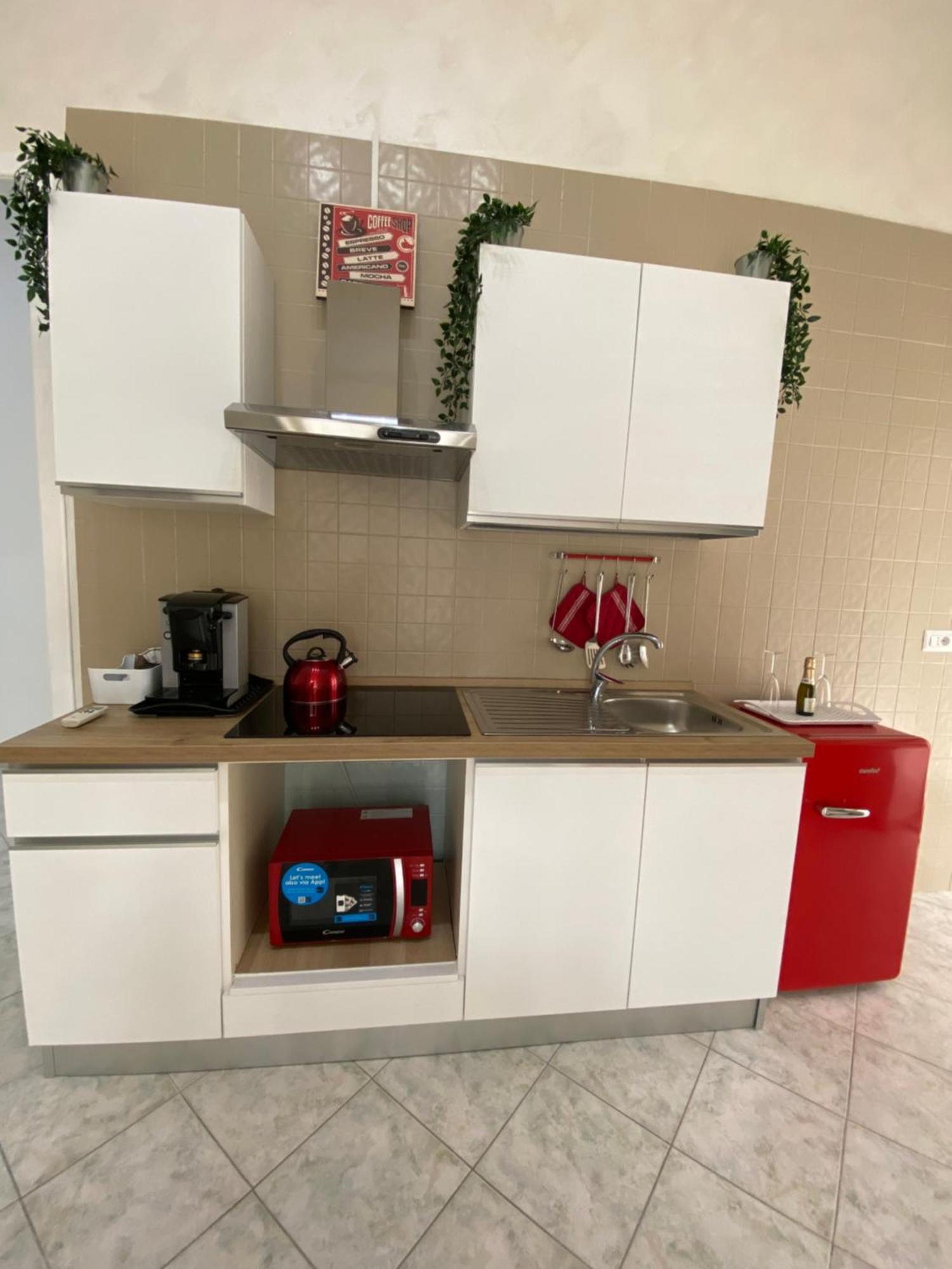 Ellebi Home نابولي المظهر الخارجي الصورة
